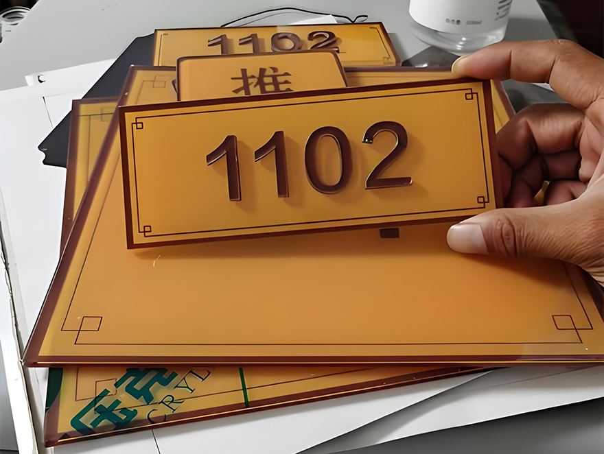 教你如何选择<a href=/guanggaozhizuo/biaopaibiaoshi/ target=_blank class=infotextkey>标识标牌</a>材料